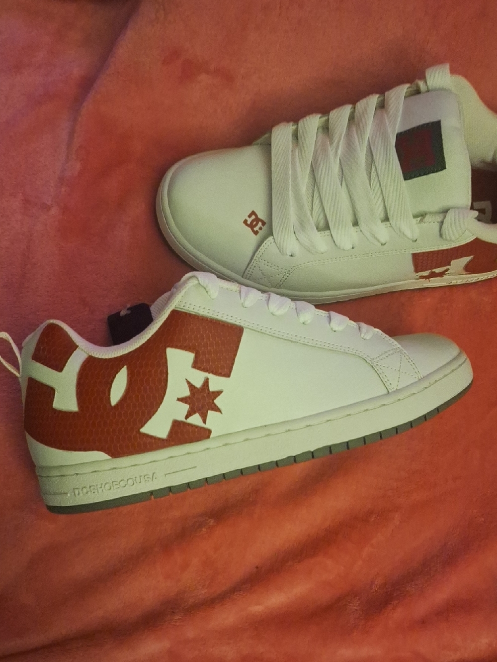 Mens *Brand New w/tags* Red & White DC Skater Shoes Size 11.5